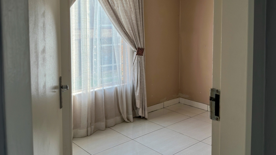 To Let 2 Bedroom Property for Rent in Halfway Gardens Gauteng