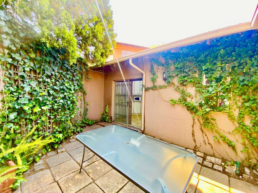 To Let 4 Bedroom Property for Rent in Morningside Manor Gauteng