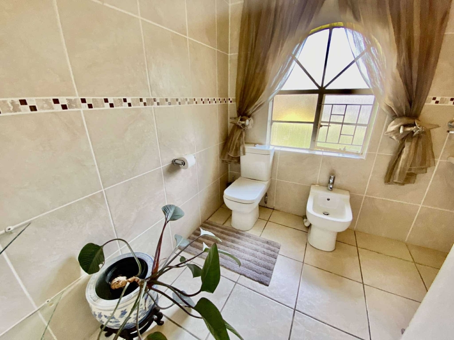 To Let 4 Bedroom Property for Rent in Morningside Manor Gauteng