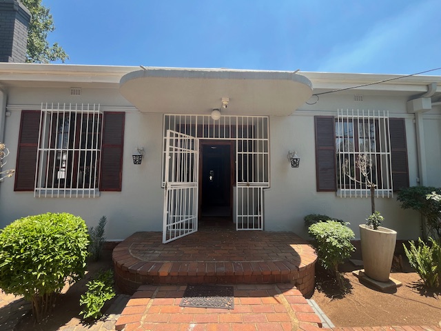 To Let 4 Bedroom Property for Rent in Highlands North Gauteng