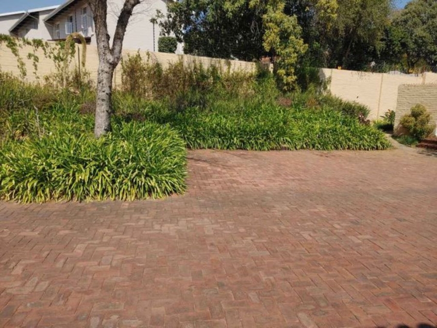 To Let 2 Bedroom Property for Rent in River Club Gauteng