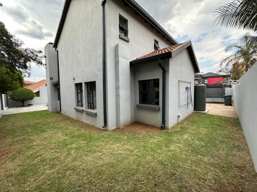 3 Bedroom Property for Sale in Greenstone Hill Gauteng