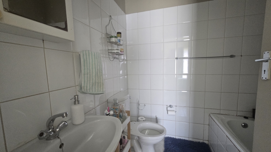 2 Bedroom Property for Sale in Waterkloof Glen Gauteng