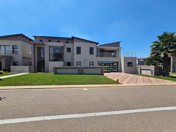 To Let 5 Bedroom Property for Rent in Crescent Wood Country Estate Gauteng