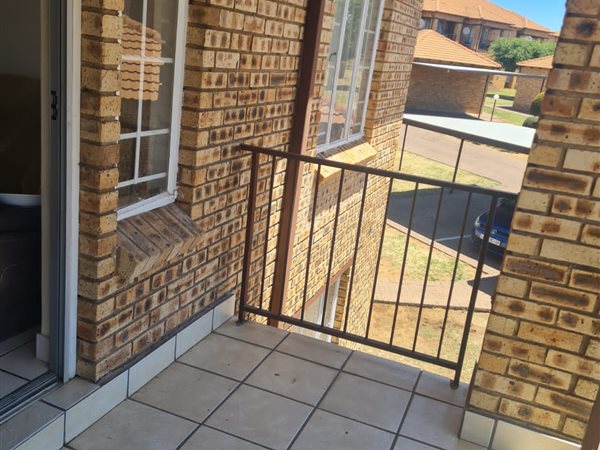 To Let 2 Bedroom Property for Rent in Noordwyk Gauteng