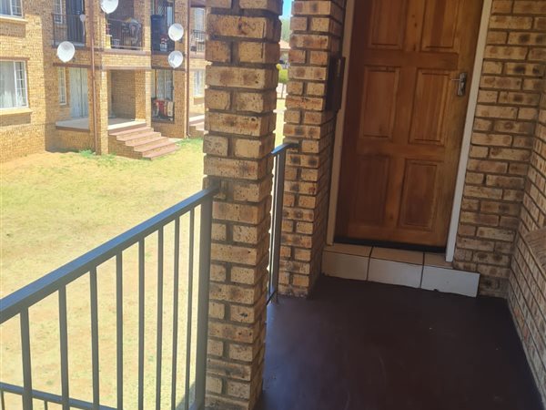 To Let 2 Bedroom Property for Rent in Noordwyk Gauteng