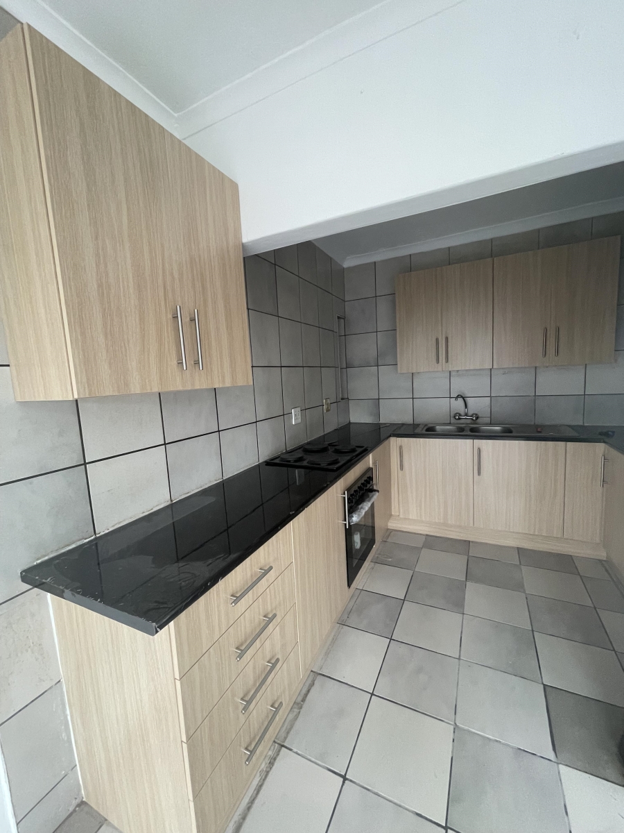 To Let 2 Bedroom Property for Rent in Erasmia Gauteng