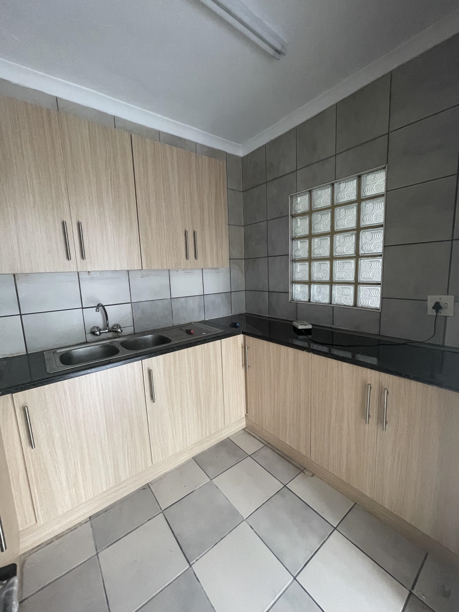 To Let 2 Bedroom Property for Rent in Erasmia Gauteng