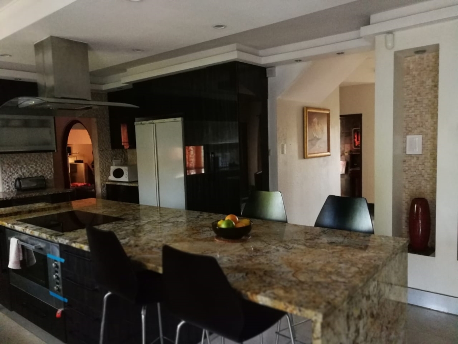 4 Bedroom Property for Sale in Buccleuch Gauteng