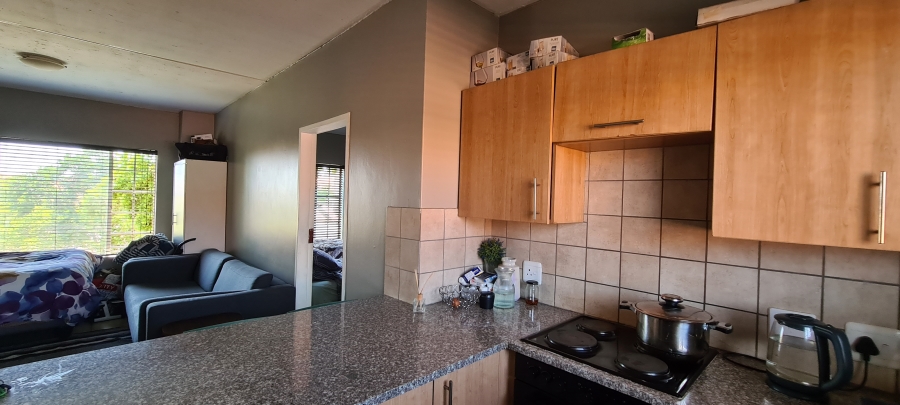 1 Bedroom Property for Sale in Oukraal Estate Gauteng