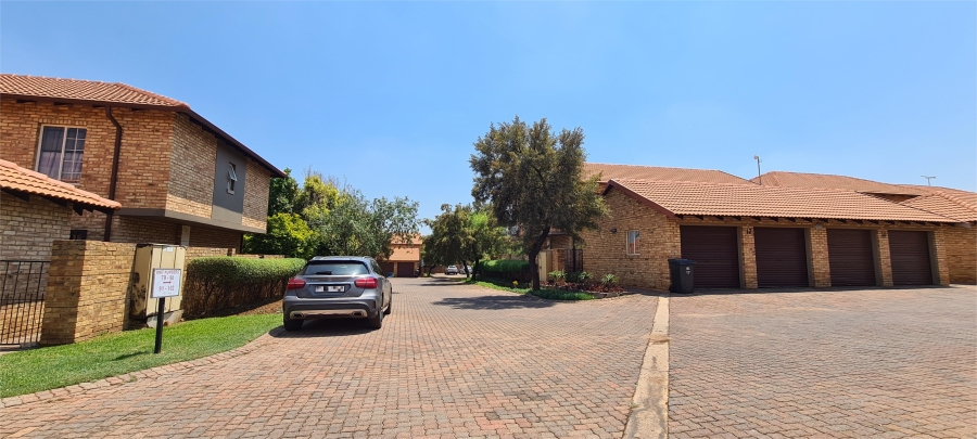 1 Bedroom Property for Sale in Oukraal Estate Gauteng