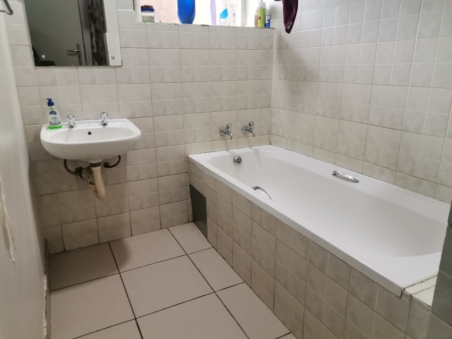 2 Bedroom Property for Sale in Muckleneuk Gauteng