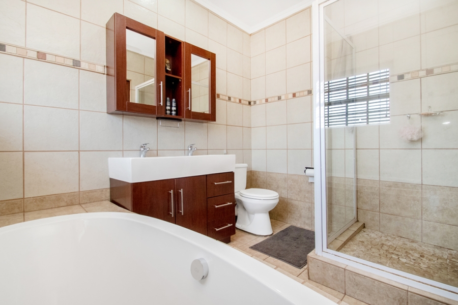 3 Bedroom Property for Sale in Strubensvallei Gauteng