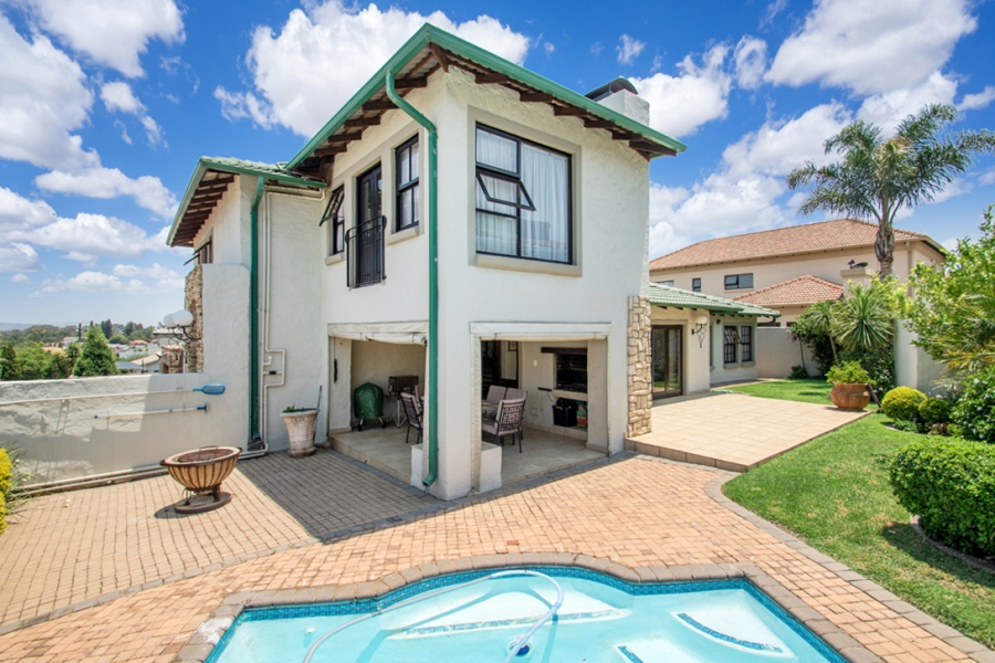 3 Bedroom Property for Sale in Strubensvallei Gauteng