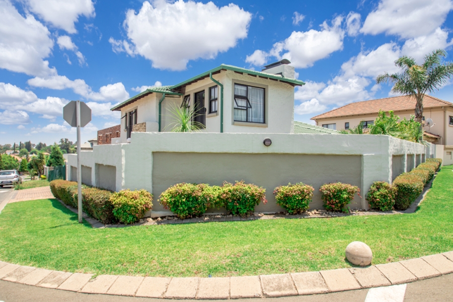 3 Bedroom Property for Sale in Strubensvallei Gauteng