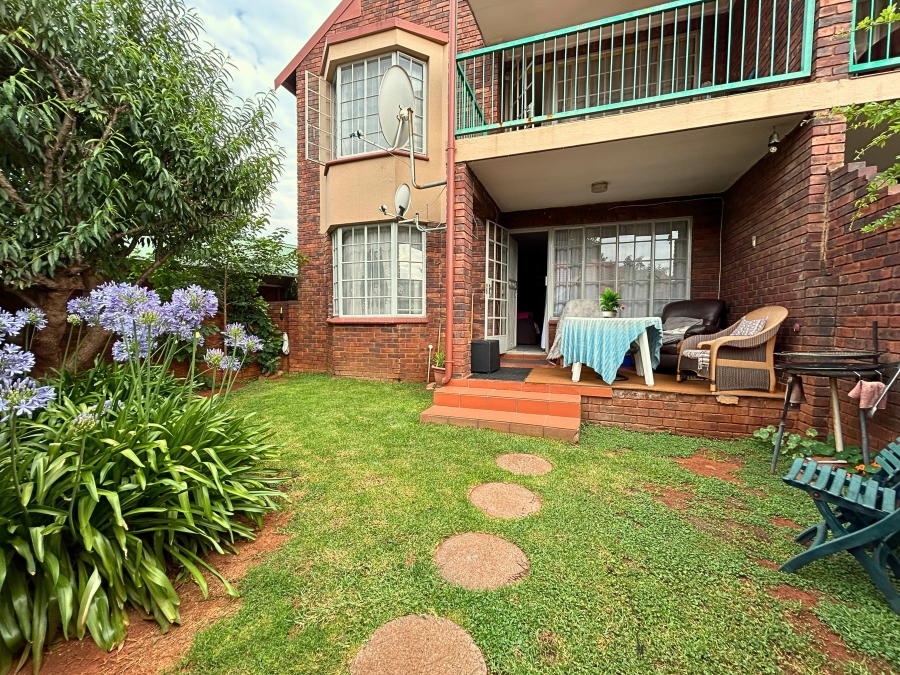 3 Bedroom Property for Sale in Eldoraigne Gauteng