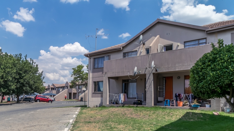 2 Bedroom Property for Sale in Vorna Valley Gauteng