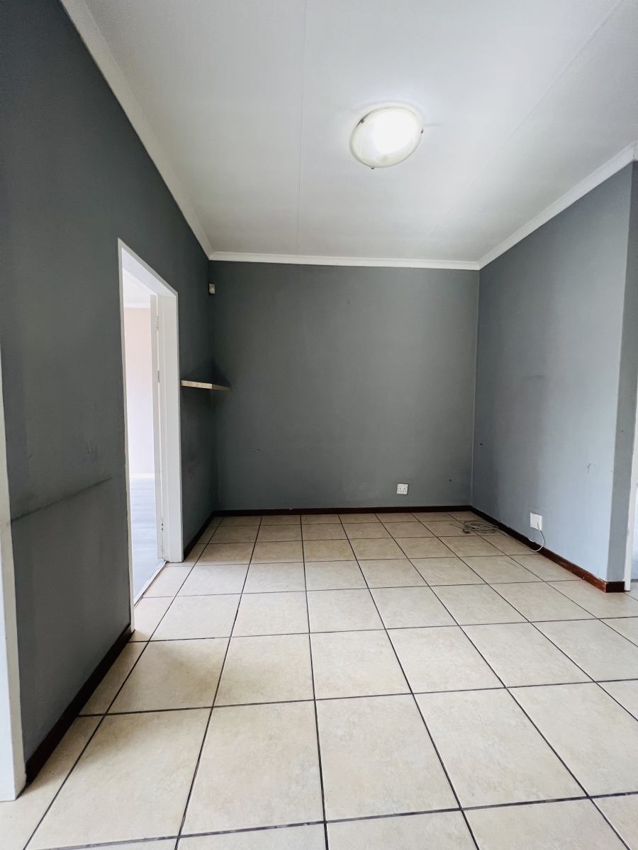 To Let 3 Bedroom Property for Rent in Barbeque Downs Gauteng