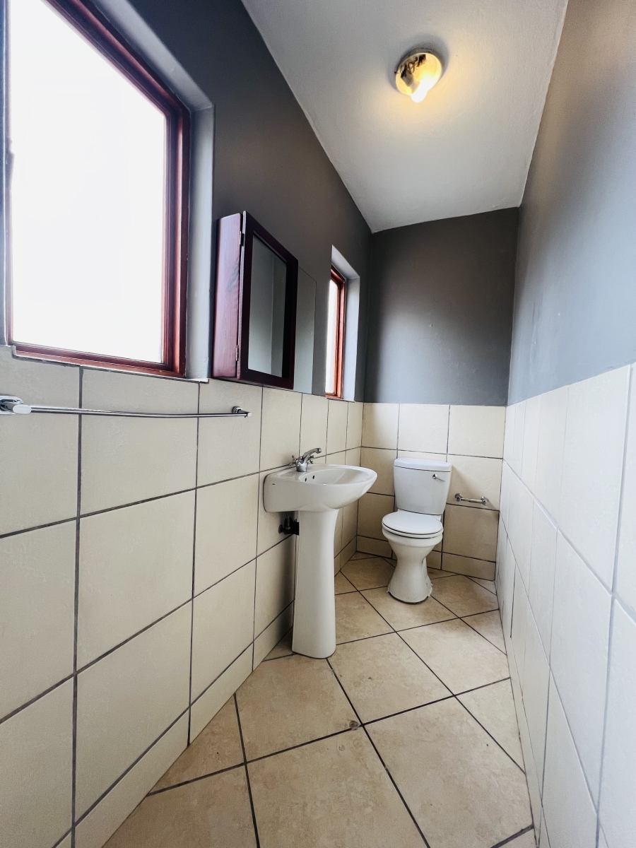 To Let 3 Bedroom Property for Rent in Barbeque Downs Gauteng