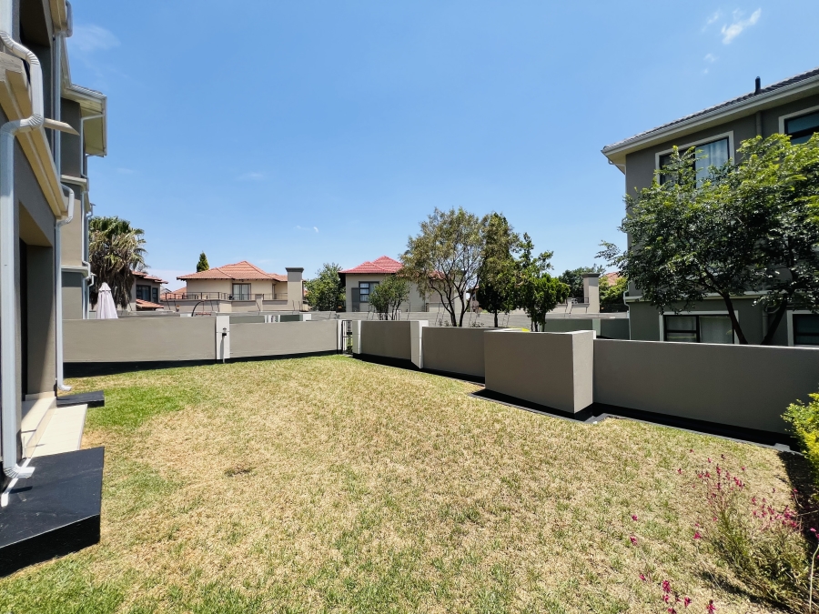 To Let 2 Bedroom Property for Rent in Broadacres Gauteng