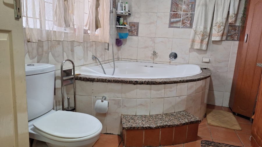 4 Bedroom Property for Sale in Dalpark Gauteng