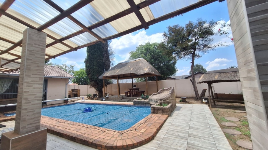 4 Bedroom Property for Sale in Dalpark Gauteng