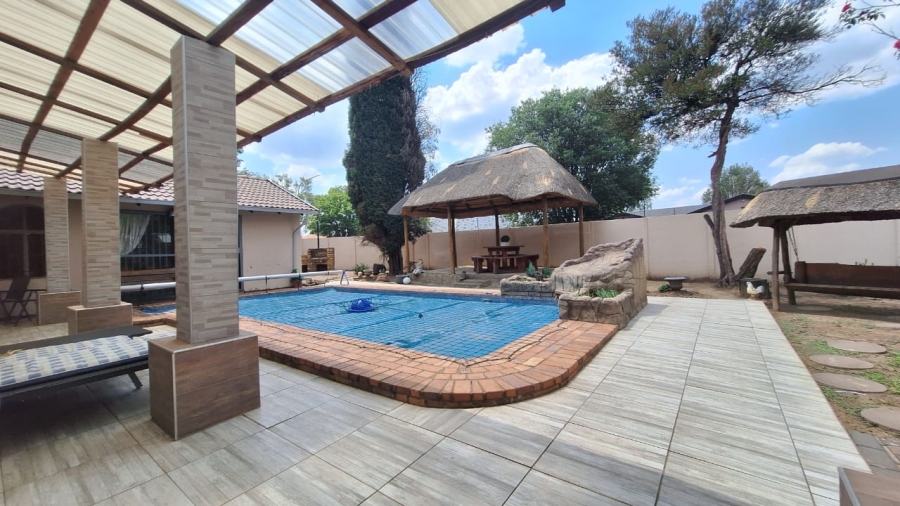 4 Bedroom Property for Sale in Dalpark Gauteng