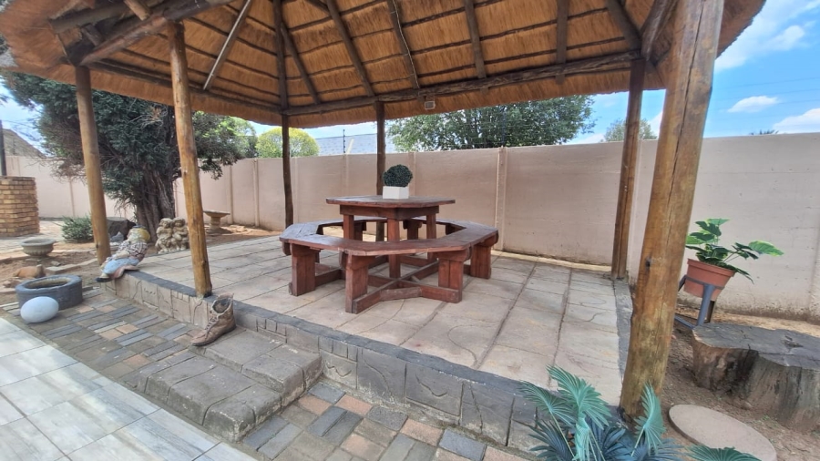 4 Bedroom Property for Sale in Dalpark Gauteng