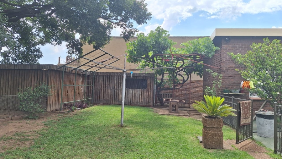 4 Bedroom Property for Sale in Dalpark Gauteng