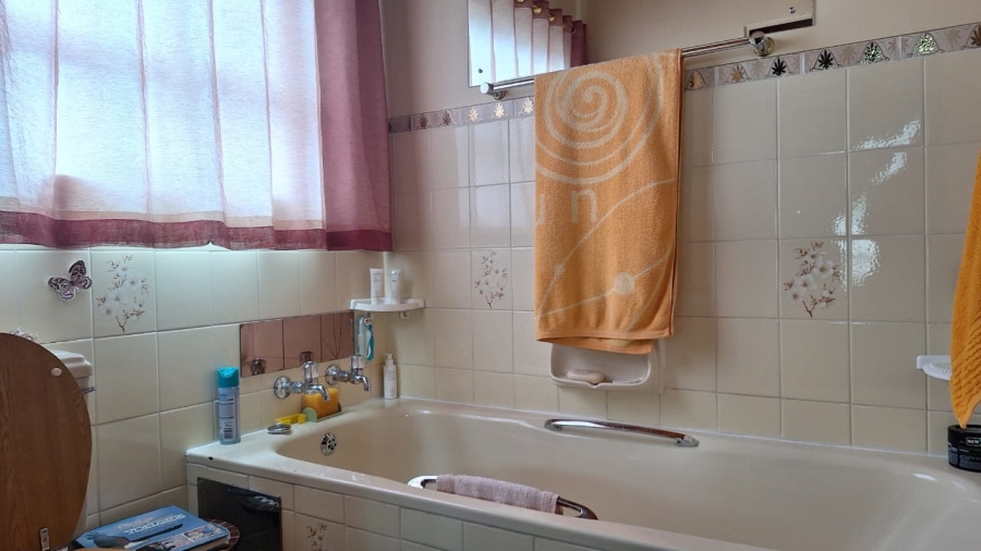 4 Bedroom Property for Sale in Dalpark Gauteng