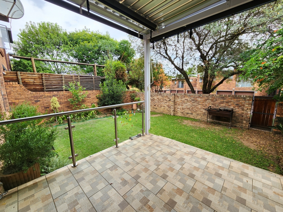 3 Bedroom Property for Sale in Maroelana Gauteng