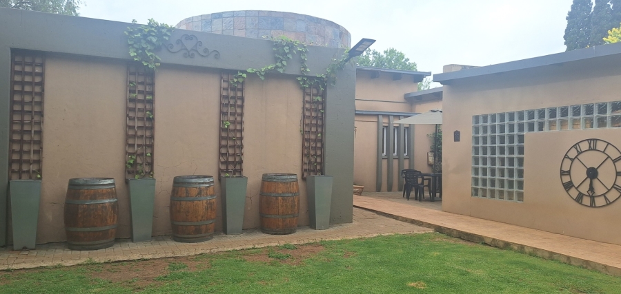 5 Bedroom Property for Sale in Stefano Park Gauteng