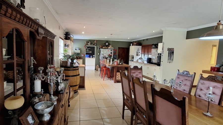 5 Bedroom Property for Sale in Stefano Park Gauteng