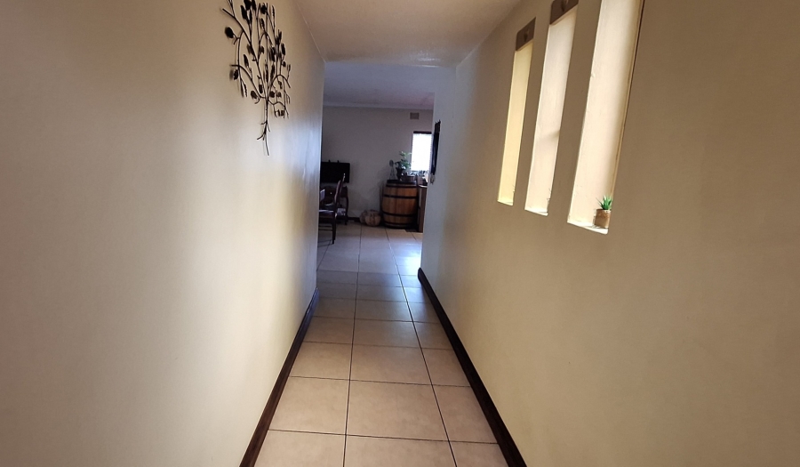 5 Bedroom Property for Sale in Stefano Park Gauteng