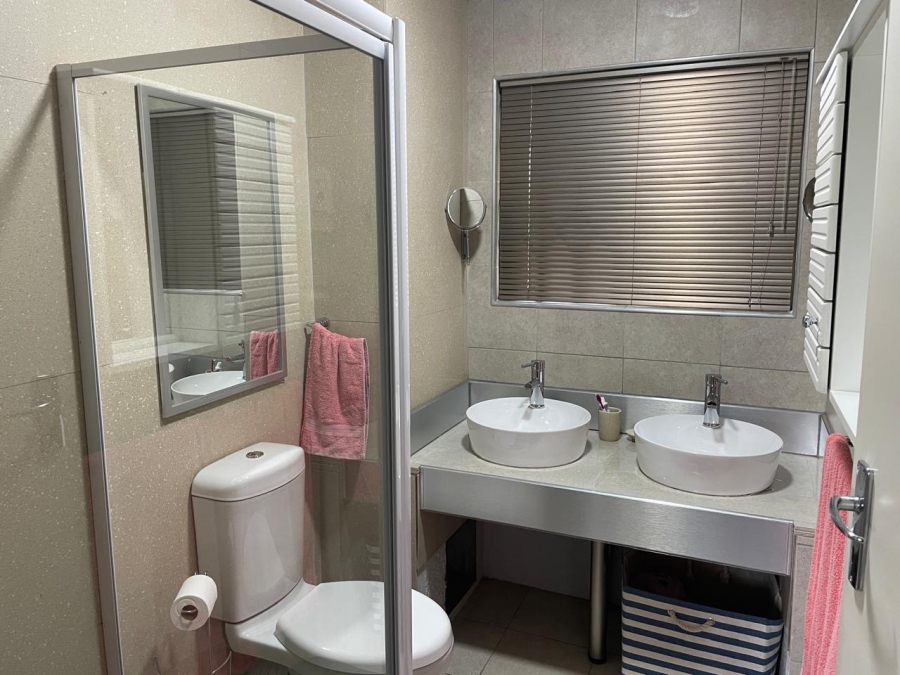 2 Bedroom Property for Sale in North Riding Gauteng