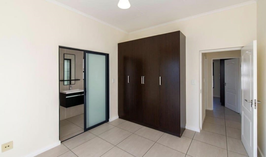 2 Bedroom Property for Sale in Greenstone Hill Gauteng