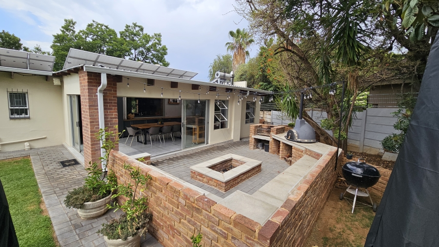 To Let 4 Bedroom Property for Rent in Constantia Park Gauteng