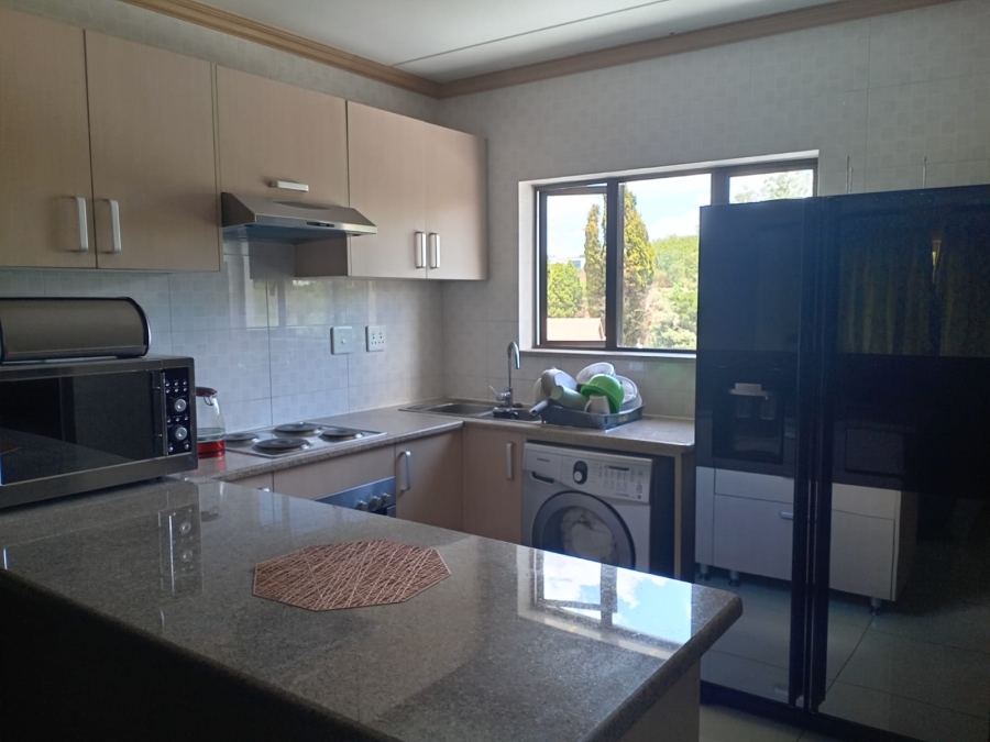 To Let 2 Bedroom Property for Rent in Noordwyk Gauteng