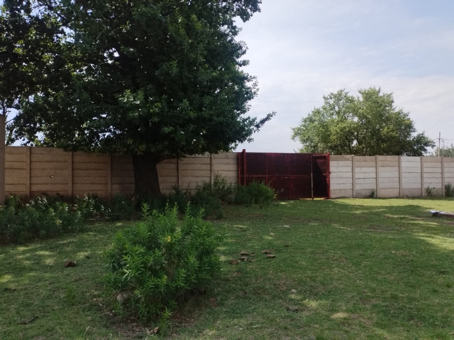 0 Bedroom Property for Sale in Roods Gardens Gauteng