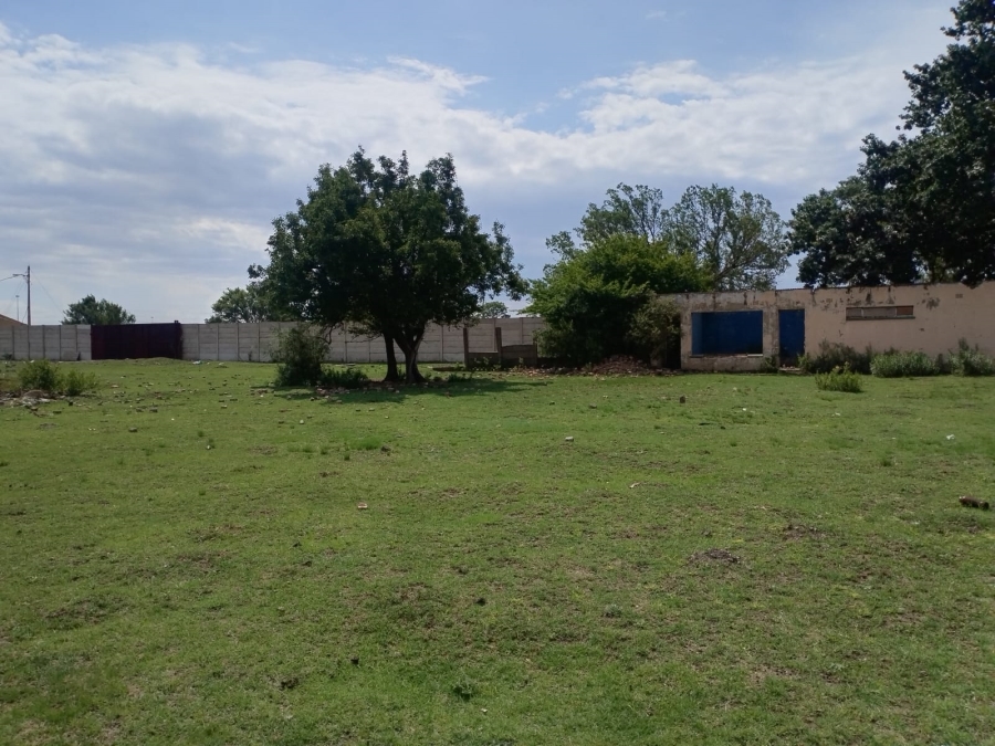 0 Bedroom Property for Sale in Roods Gardens Gauteng