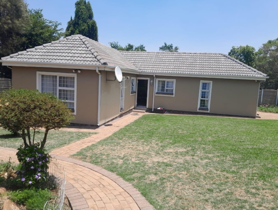 5 Bedroom Property for Sale in Mondeor Gauteng