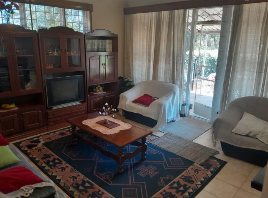 5 Bedroom Property for Sale in Mondeor Gauteng