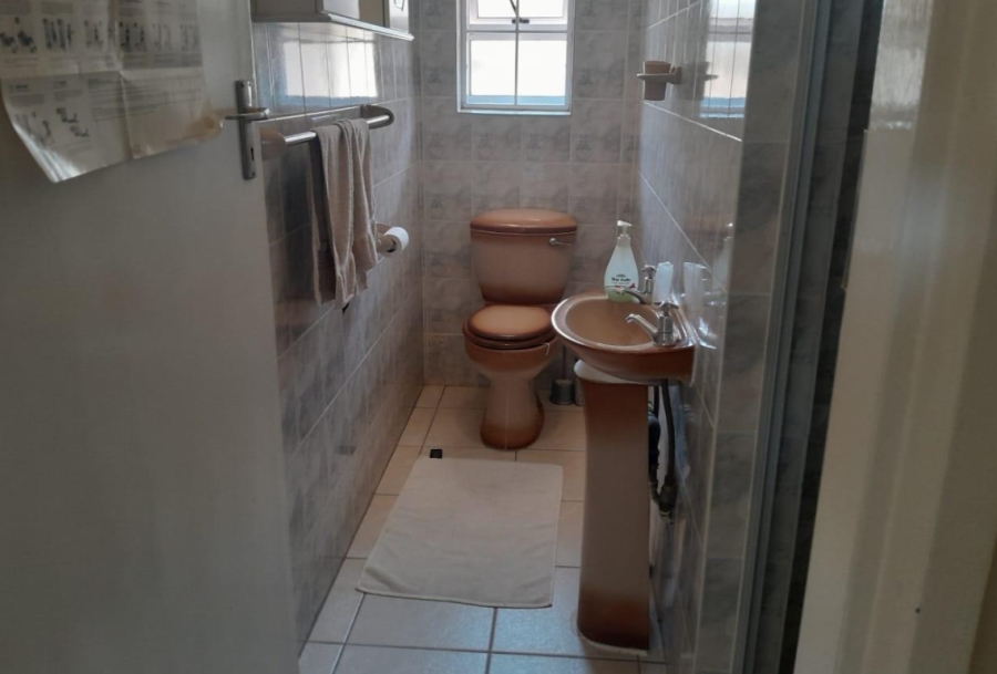 5 Bedroom Property for Sale in Mondeor Gauteng