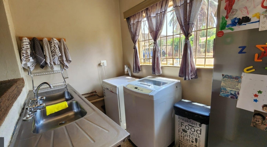 4 Bedroom Property for Sale in Kibler Park Gauteng