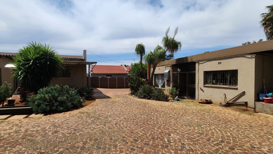 4 Bedroom Property for Sale in Kibler Park Gauteng