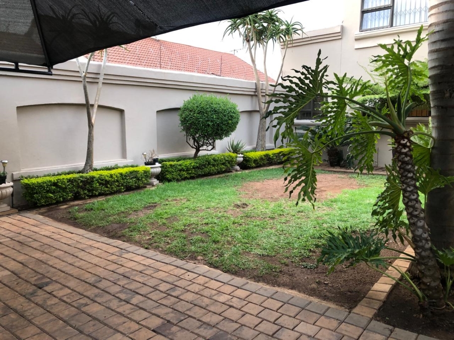 5 Bedroom Property for Sale in Lenasia South Gauteng