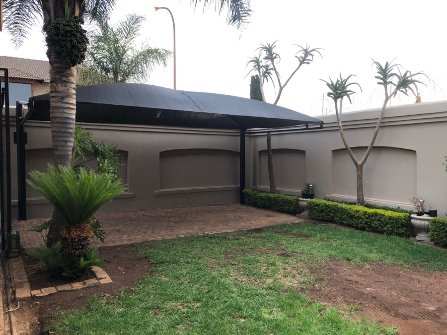 5 Bedroom Property for Sale in Lenasia South Gauteng