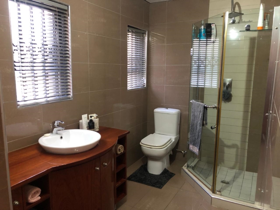 5 Bedroom Property for Sale in Lenasia South Gauteng