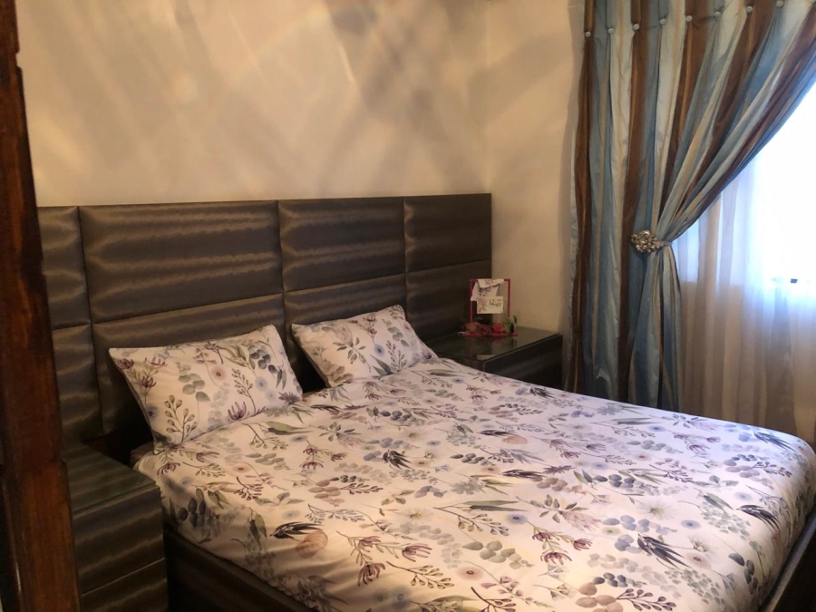 5 Bedroom Property for Sale in Lenasia South Gauteng