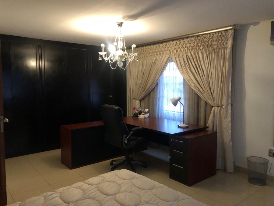 5 Bedroom Property for Sale in Lenasia South Gauteng